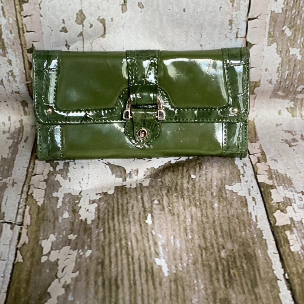 Liz Claiborne Green Wallet